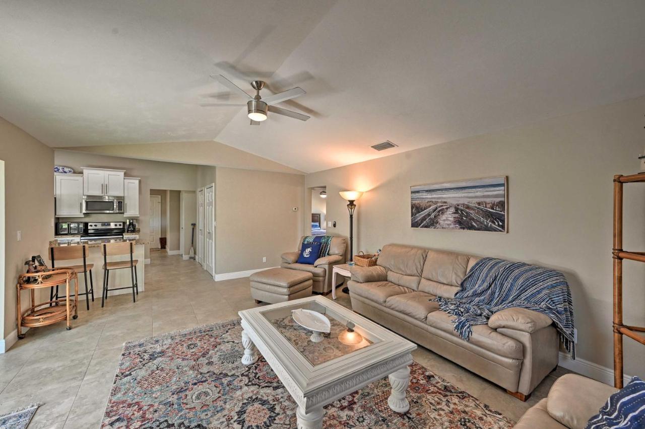 Sunny Oasis Less Than 2 Miles To Beach! *