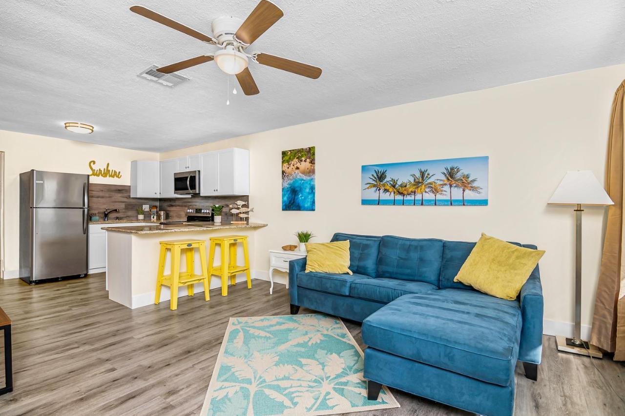 Latitude 26 Waterfront Boutique - Myers Inn