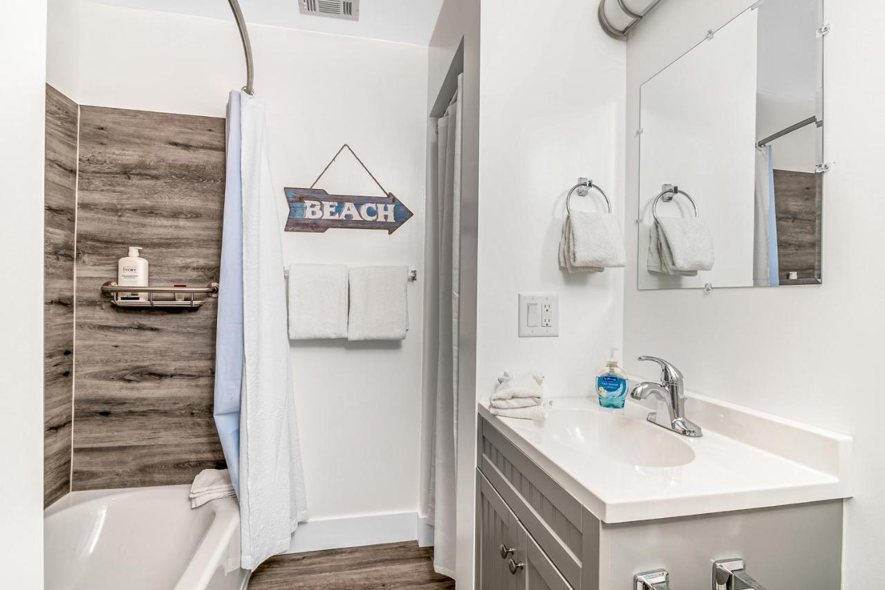 Latitude 26 Waterfront Boutique - Myers Inn