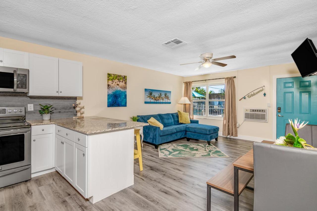 Latitude 26 Waterfront Boutique - Myers Inn