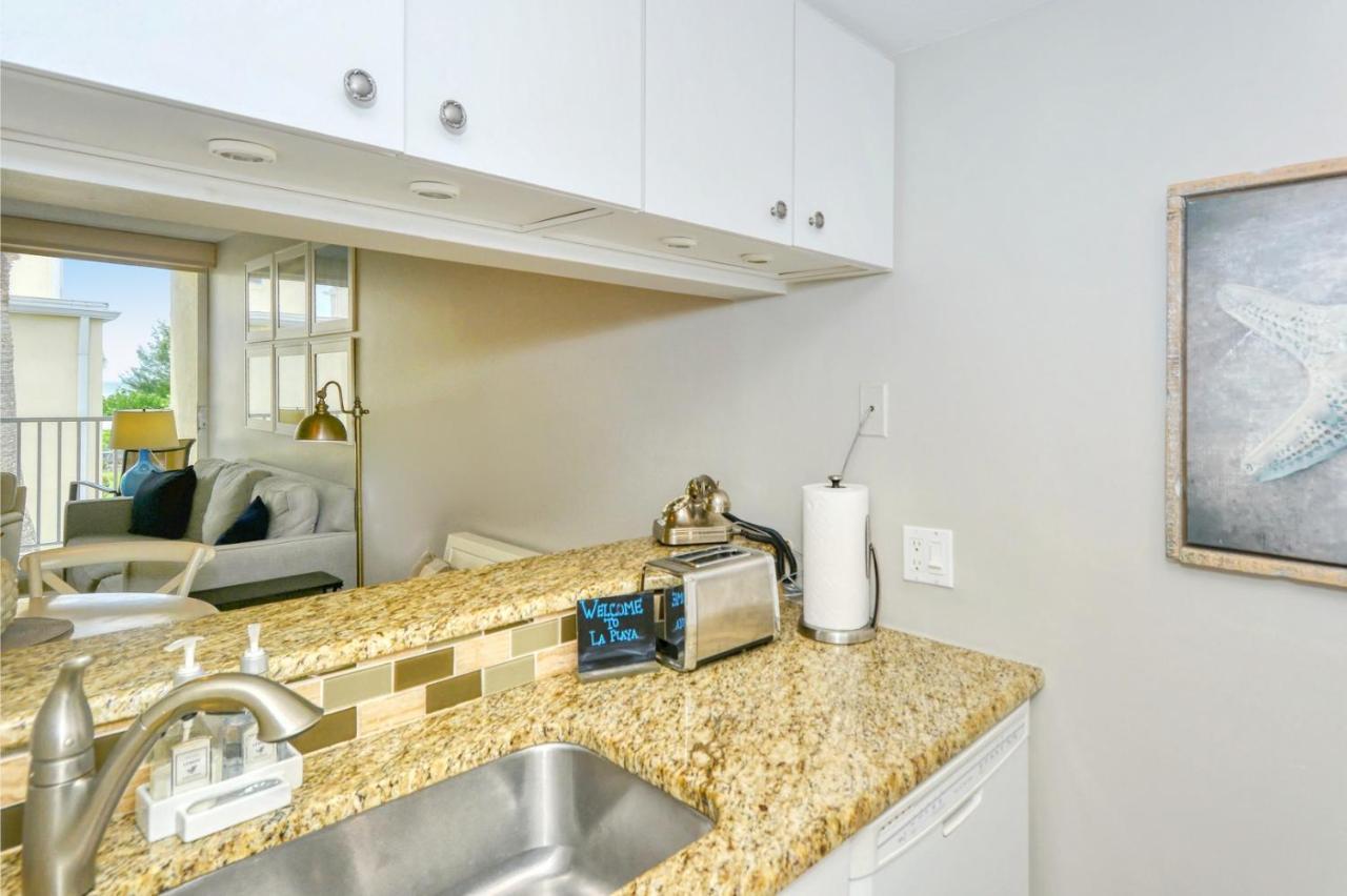 Apartment Laplaya 202e Catch The Gentle Gulf Breezes On Your Private Balcony Beneath The Swaying Palms