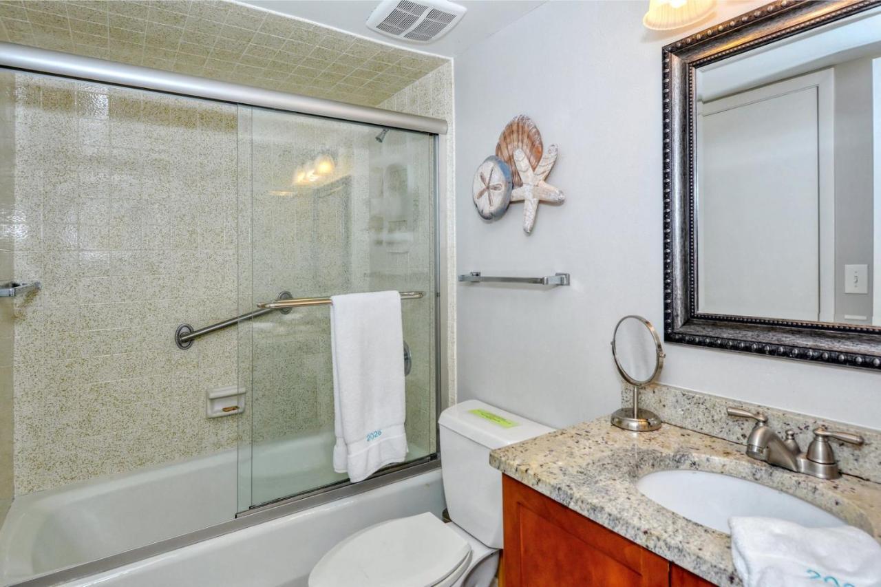 Apartment Laplaya 202e Catch The Gentle Gulf Breezes On Your Private Balcony Beneath The Swaying Palms *