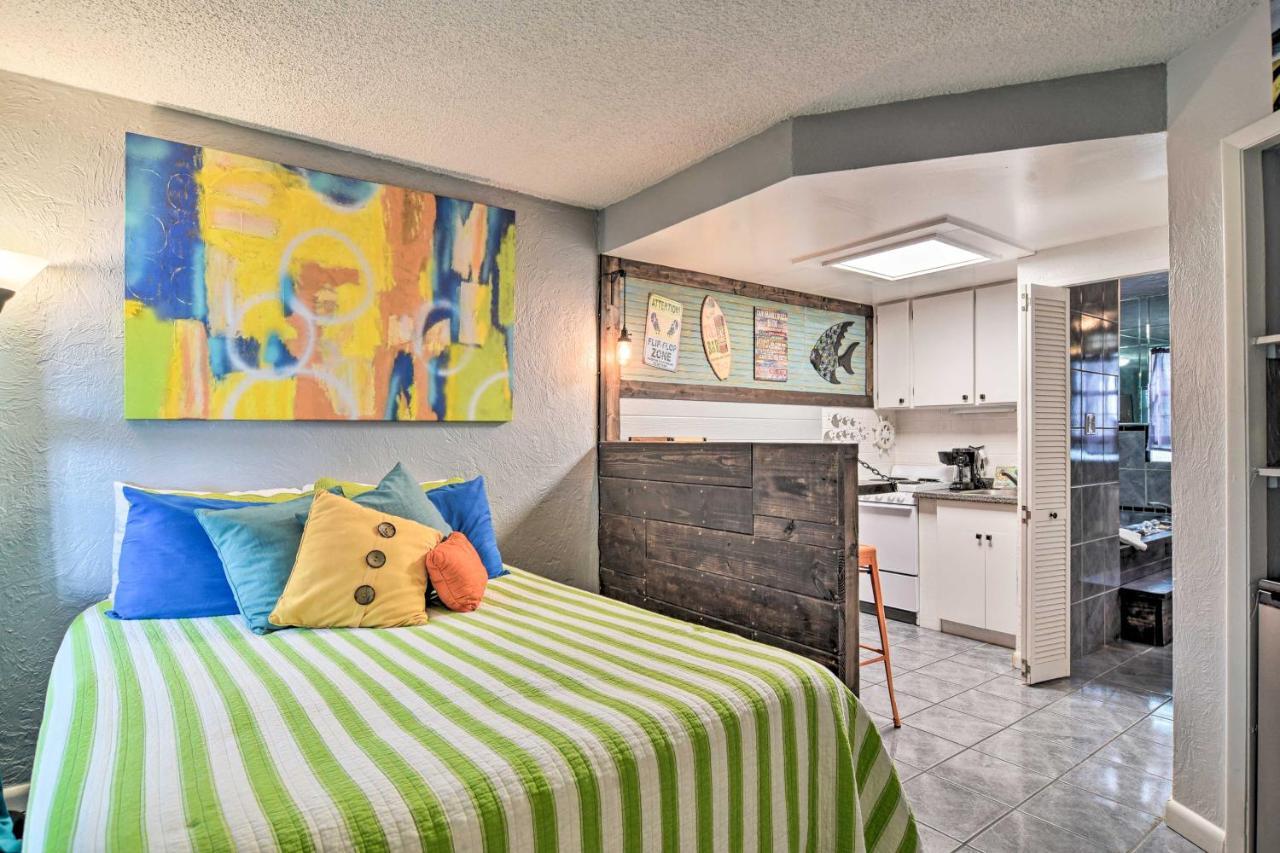 Bright Gulf Coast Escape - 8 Mi To Johns Pass! *