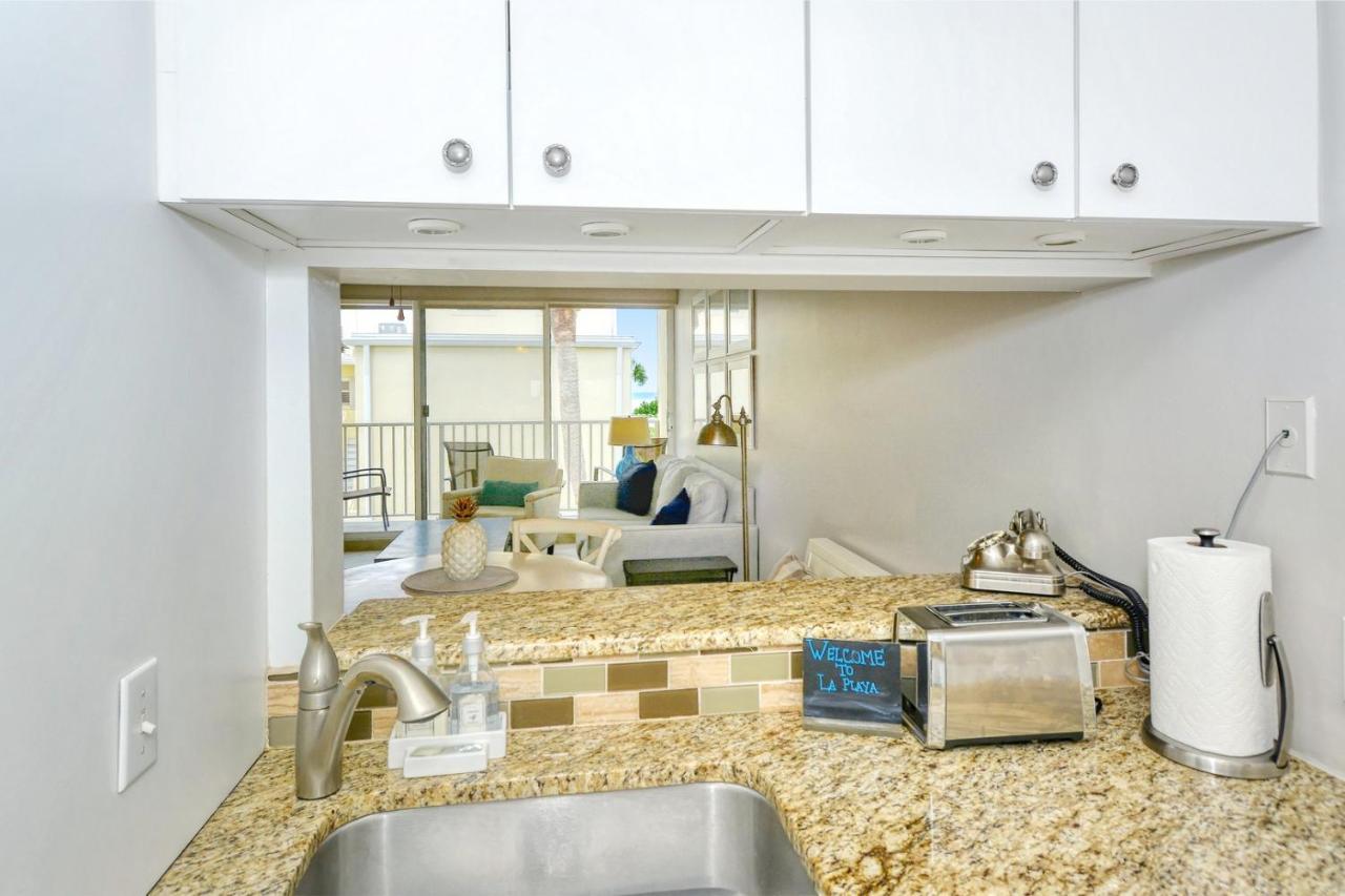 Laplaya 202e Catch The Gentle Gulf Breezes On Your Private Balcony Beneath The Swaying Palms * Longboat Key