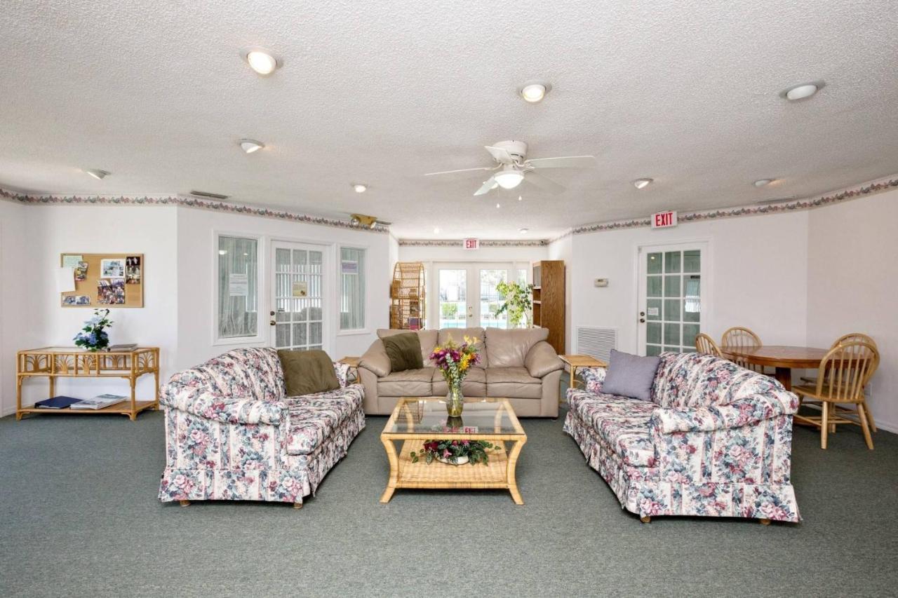 Indigo Pines Unit #66 * Daytona Beach