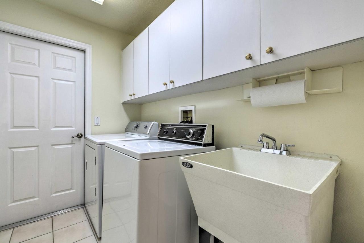 Holiday home Luxe House With Lanai And Pool, 2 Miles To Golf!