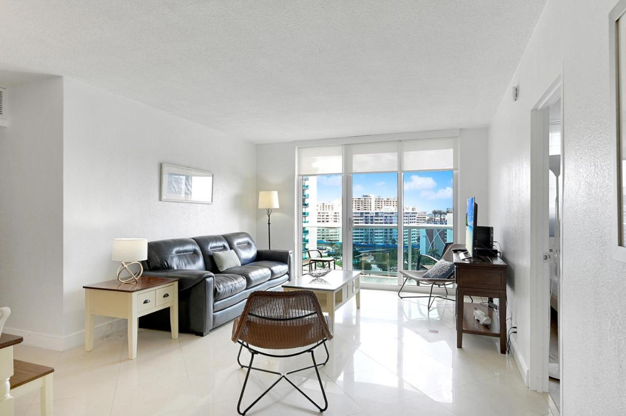 Apartment 2 Bedrooms 2 Full Bathrooms Apt. On The Hollywood