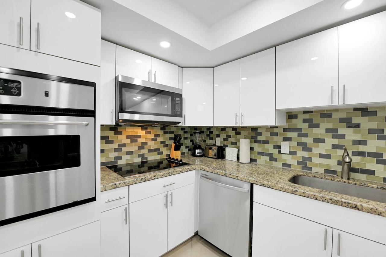 2 Bedrooms 2 Full Bathrooms Apt. On The Apartment *