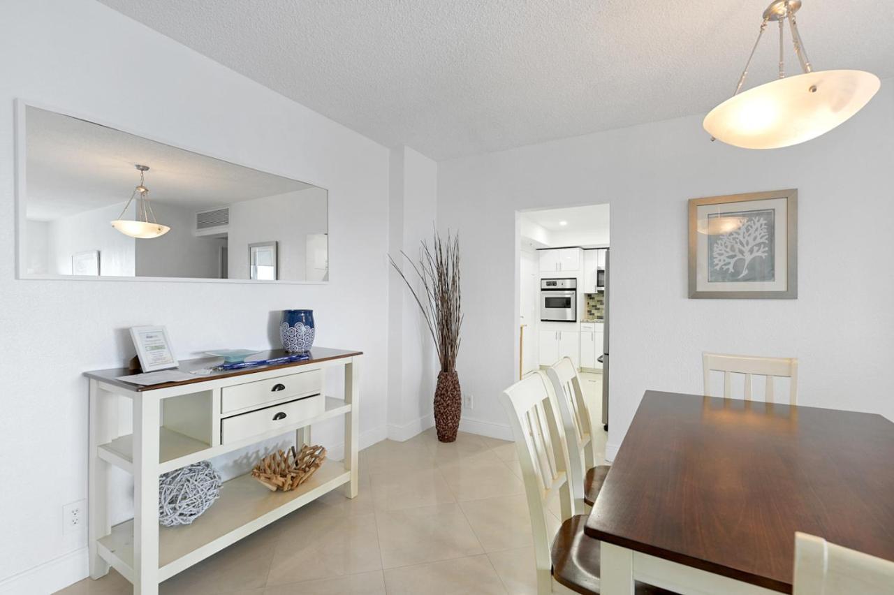 2 Bedrooms 2 Full Bathrooms Apt. On The *
