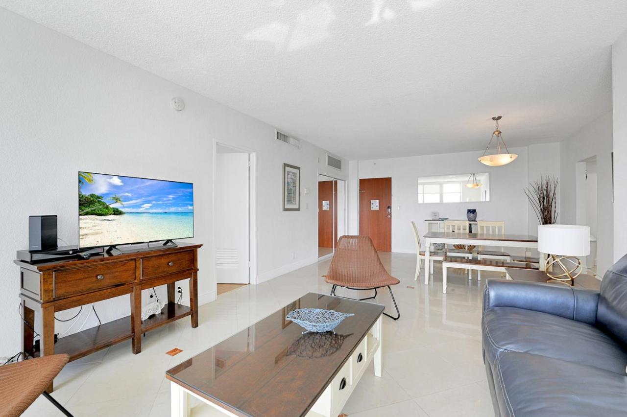 Apartment 2 Bedrooms 2 Full Bathrooms Apt. On The *