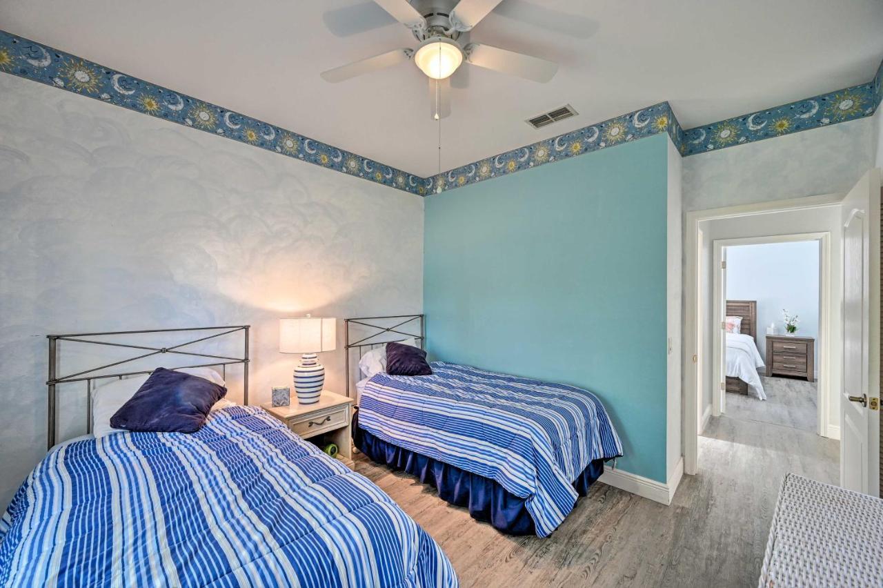 Lely With Lanai - 1 Mi To Golf Course! Holiday home