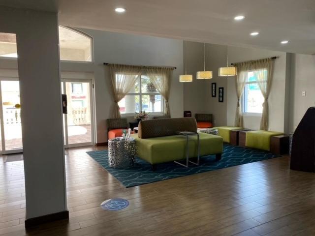 La Quinta By Wyndham Oceanfront Daytona