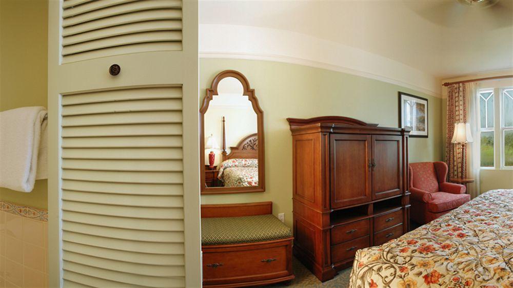 Disney's Saratoga Springs & Hotel 4*