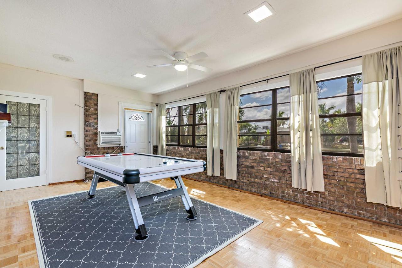 Sunny Waterfront By West Palm With Hot Tub!