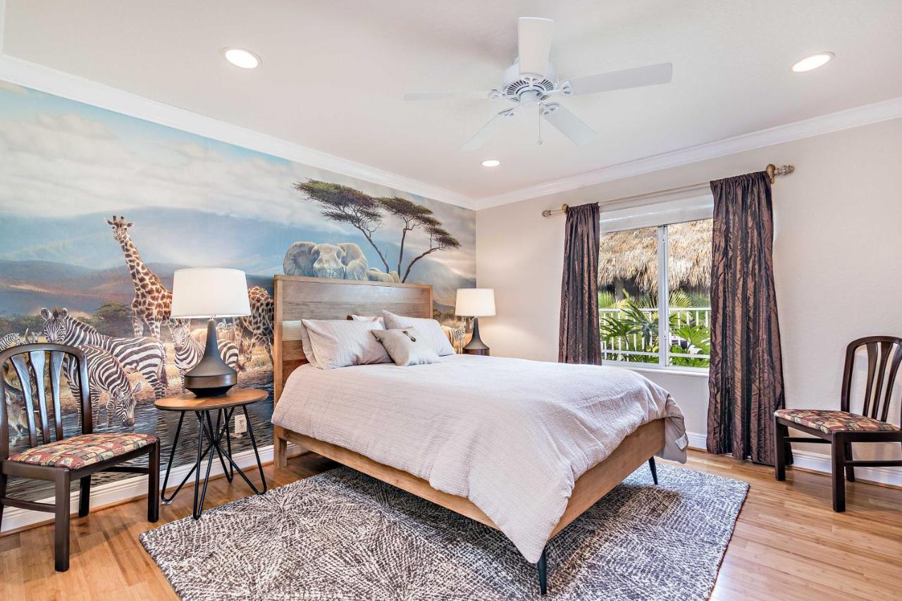 Sunny Waterfront By West Palm With Hot Tub! Holiday home Lake Worth Beach