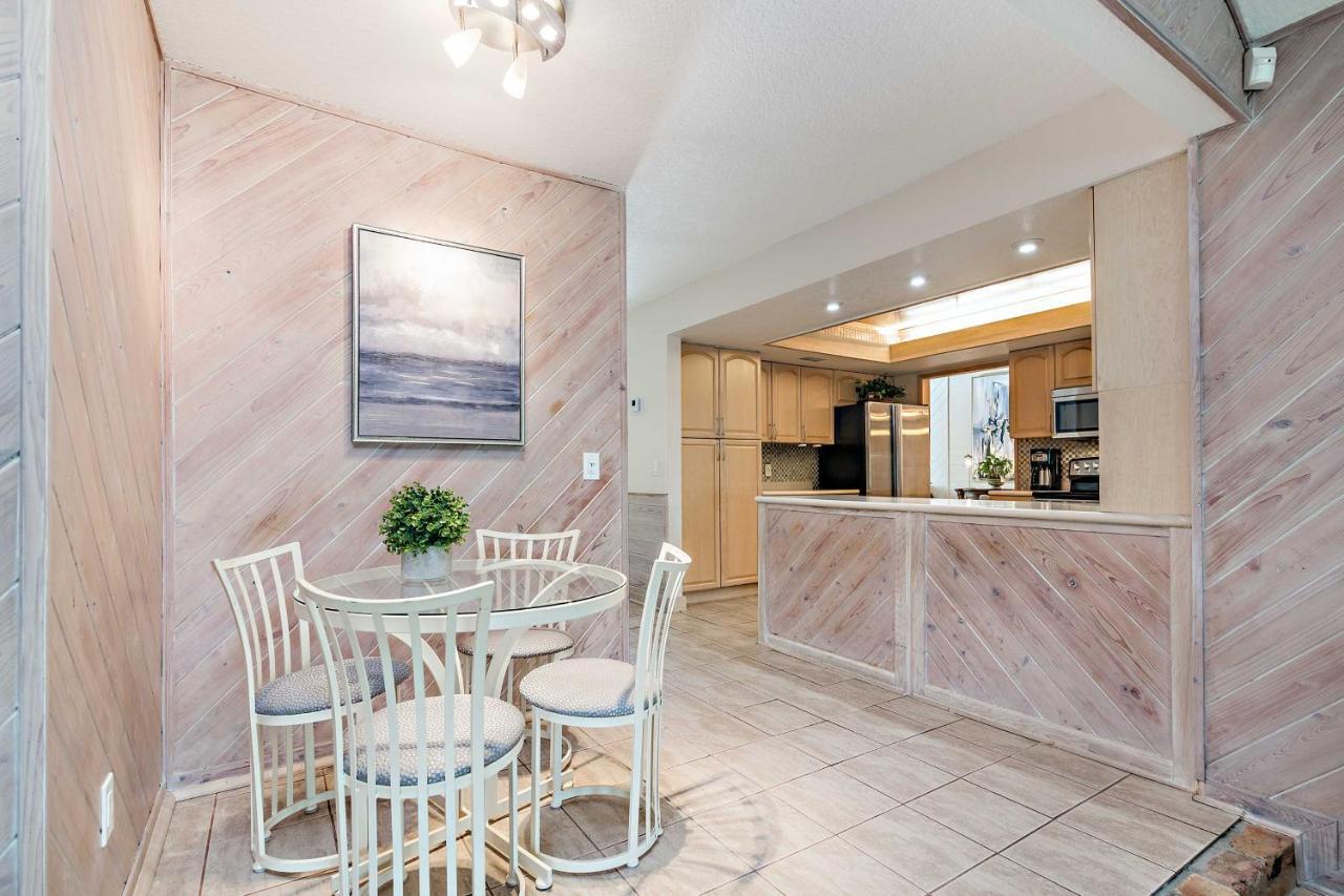 Holiday home Sunny Waterfront By West Palm With Hot Tub! Lake Worth Beach