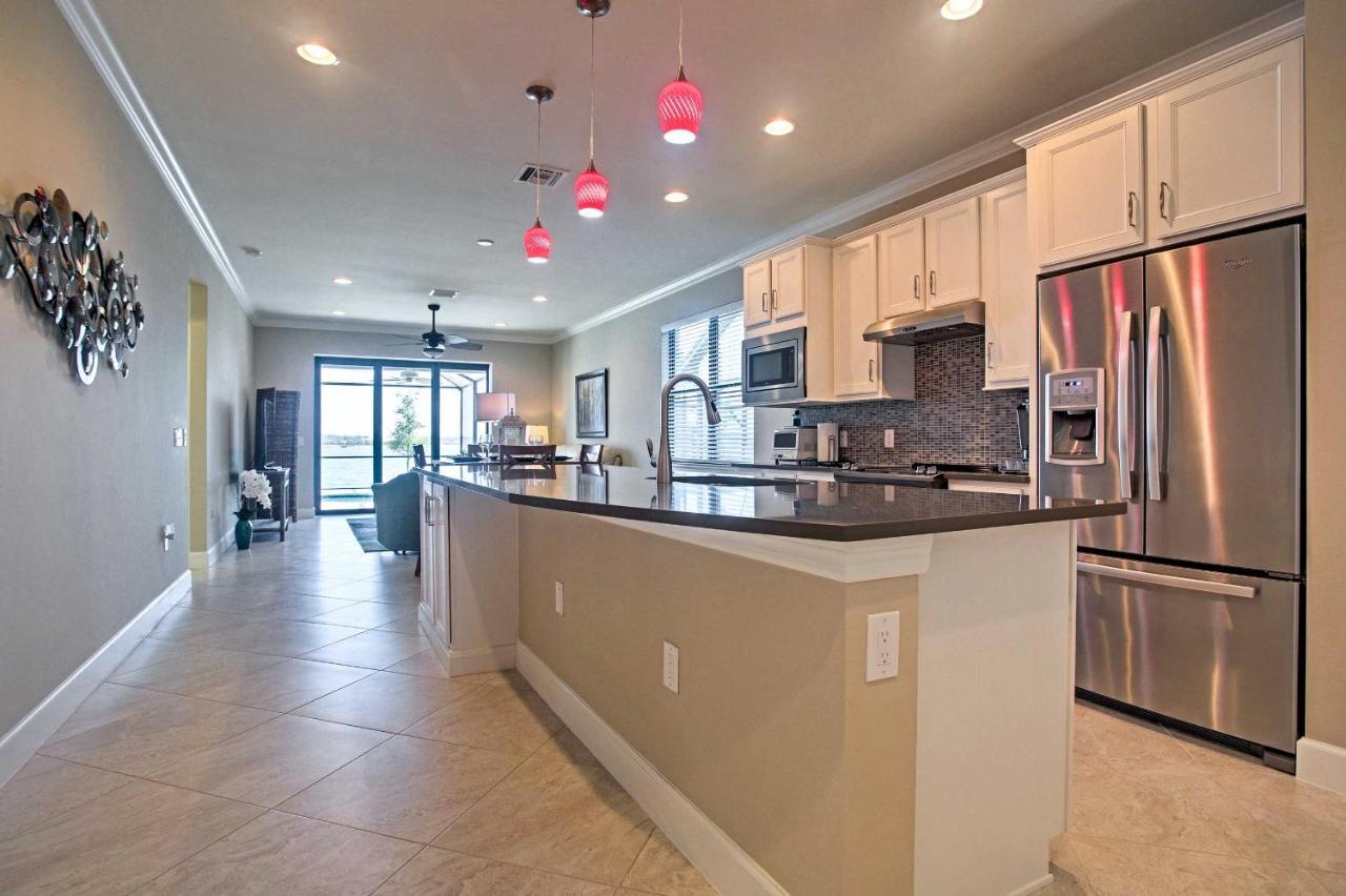 Newly Built Lakeside With Private Pool! Holiday home Estero