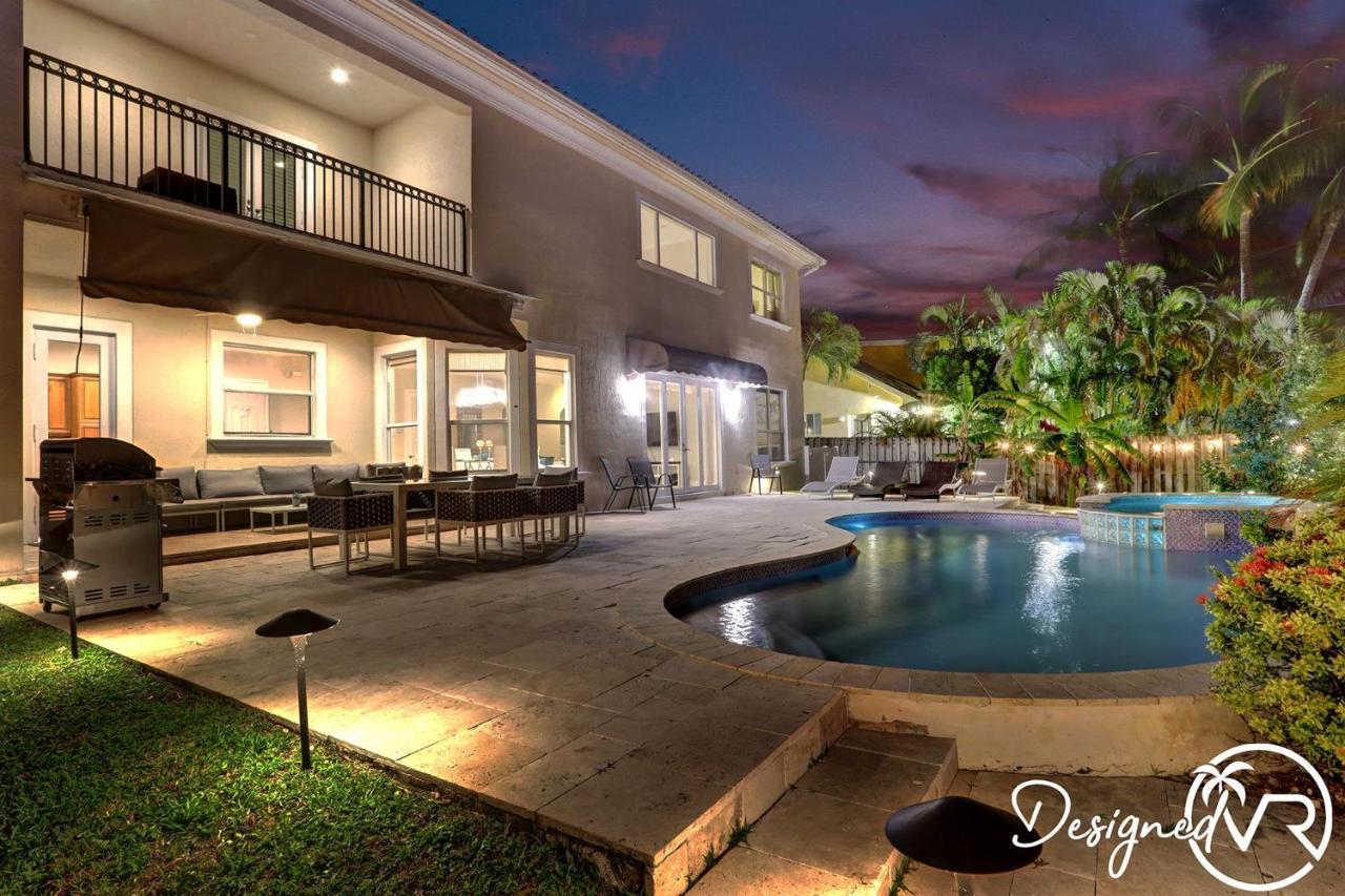 Holiday home Gorgeous 5 Bedroom W/heated Pool Canal Front Dania Beach