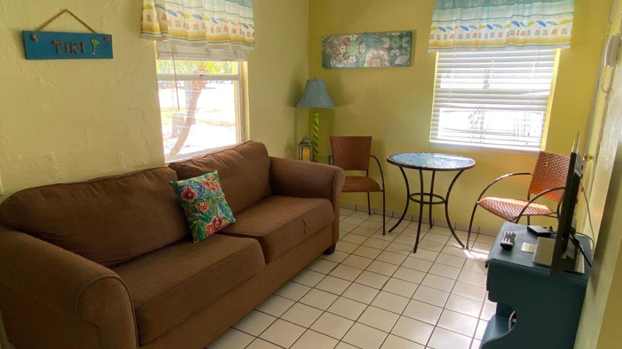 Tropical Bay Extend A Suites Motel 2*