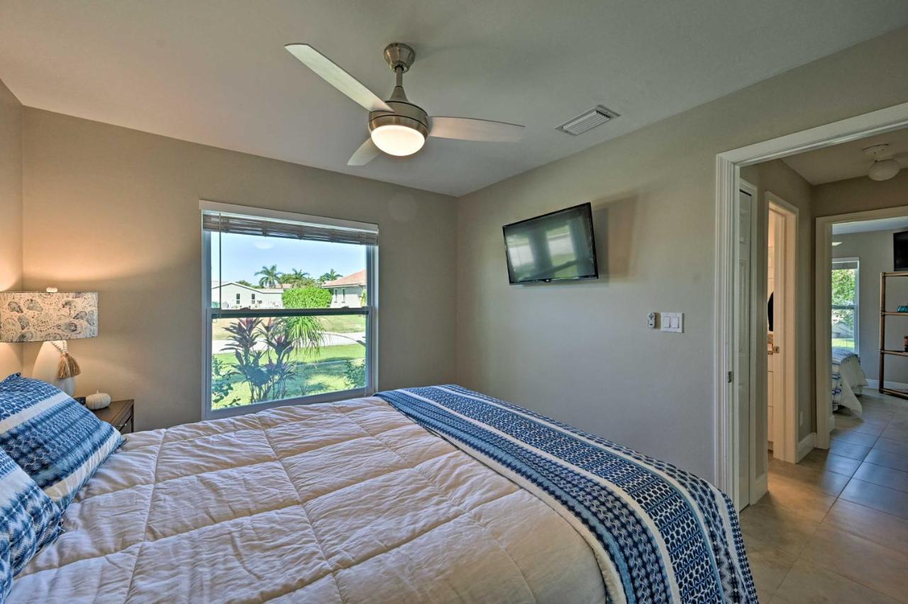 Sunny Oasis Less Than 2 Miles To Beach! Holiday home *