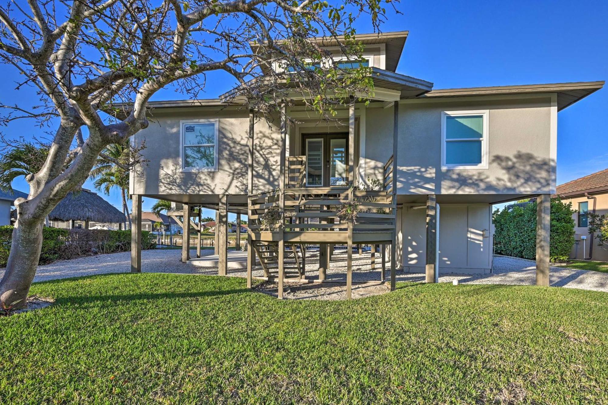 Holiday home Modern Retreat With Private Pool! *