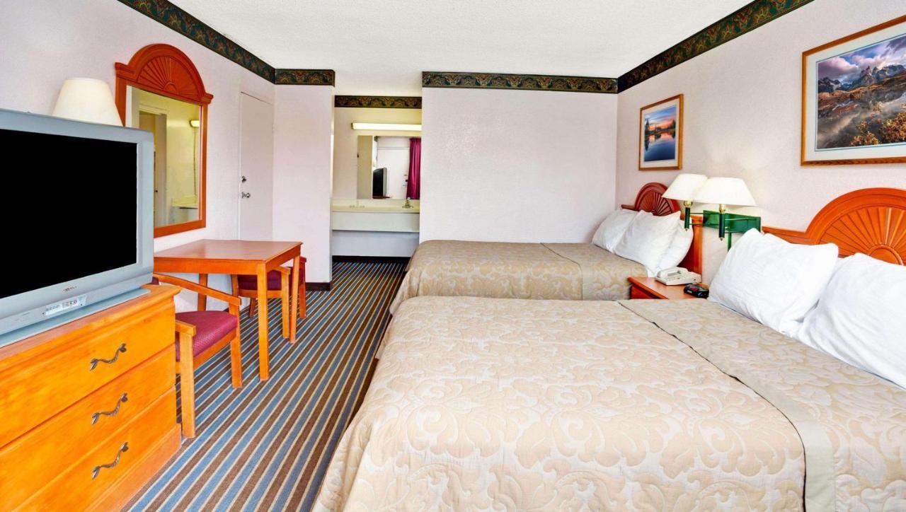 Magnuson Downtown Hotel