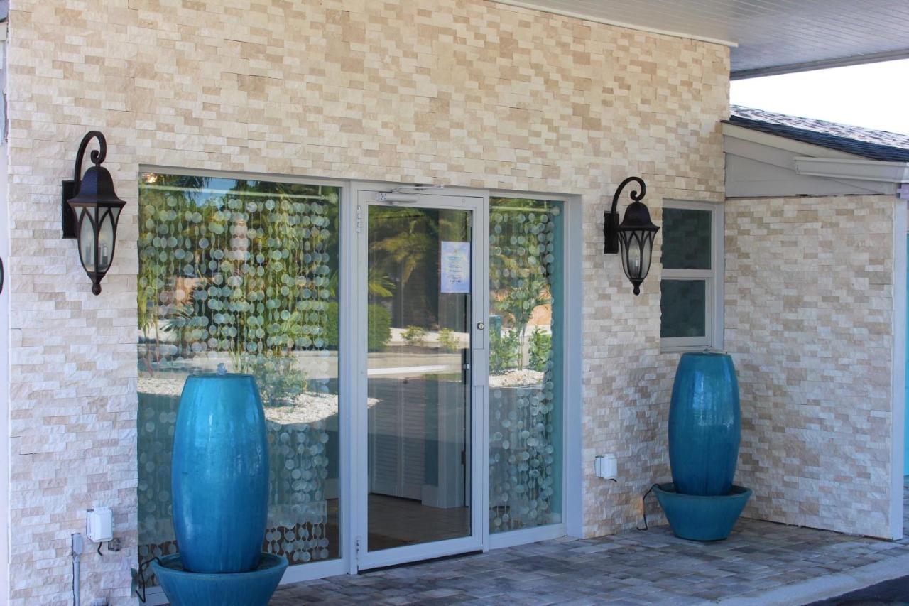 Latitude 26 Waterfront Boutique - Myers Inn 2*