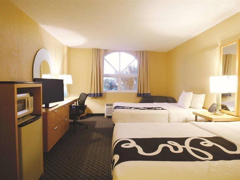 Hotel La Quinta By Wyndham South 3*
