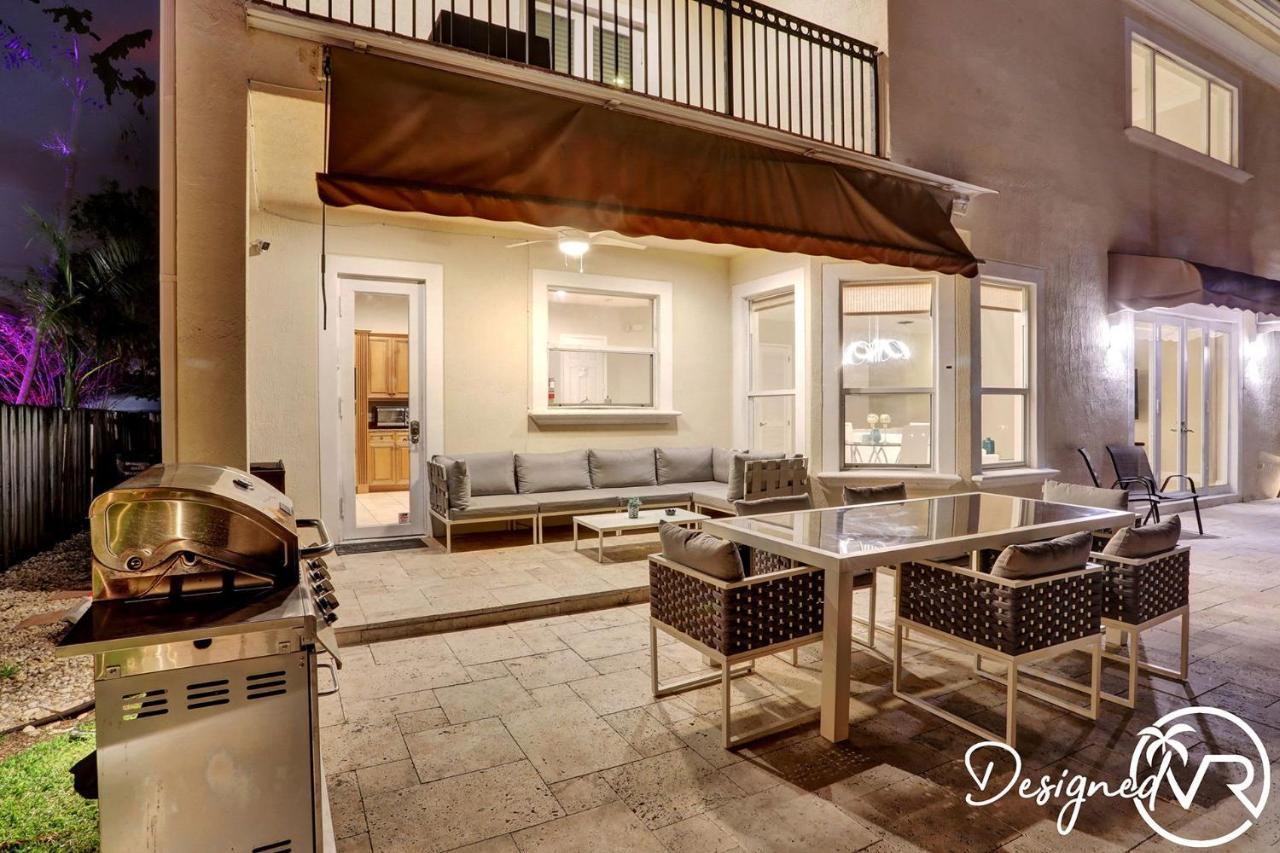 Gorgeous 5 Bedroom W/heated Pool Canal Front * Dania Beach