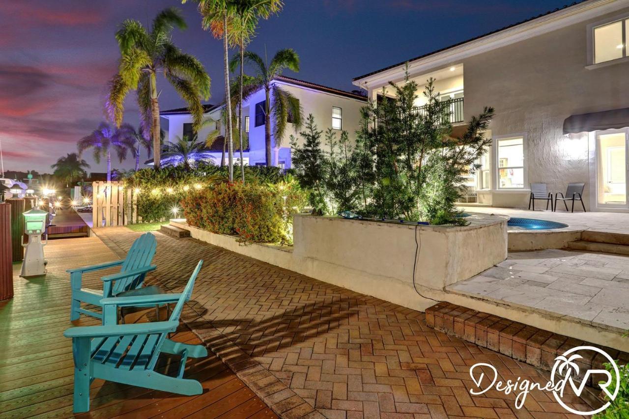 Holiday home Gorgeous 5 Bedroom W/heated Pool Canal Front
