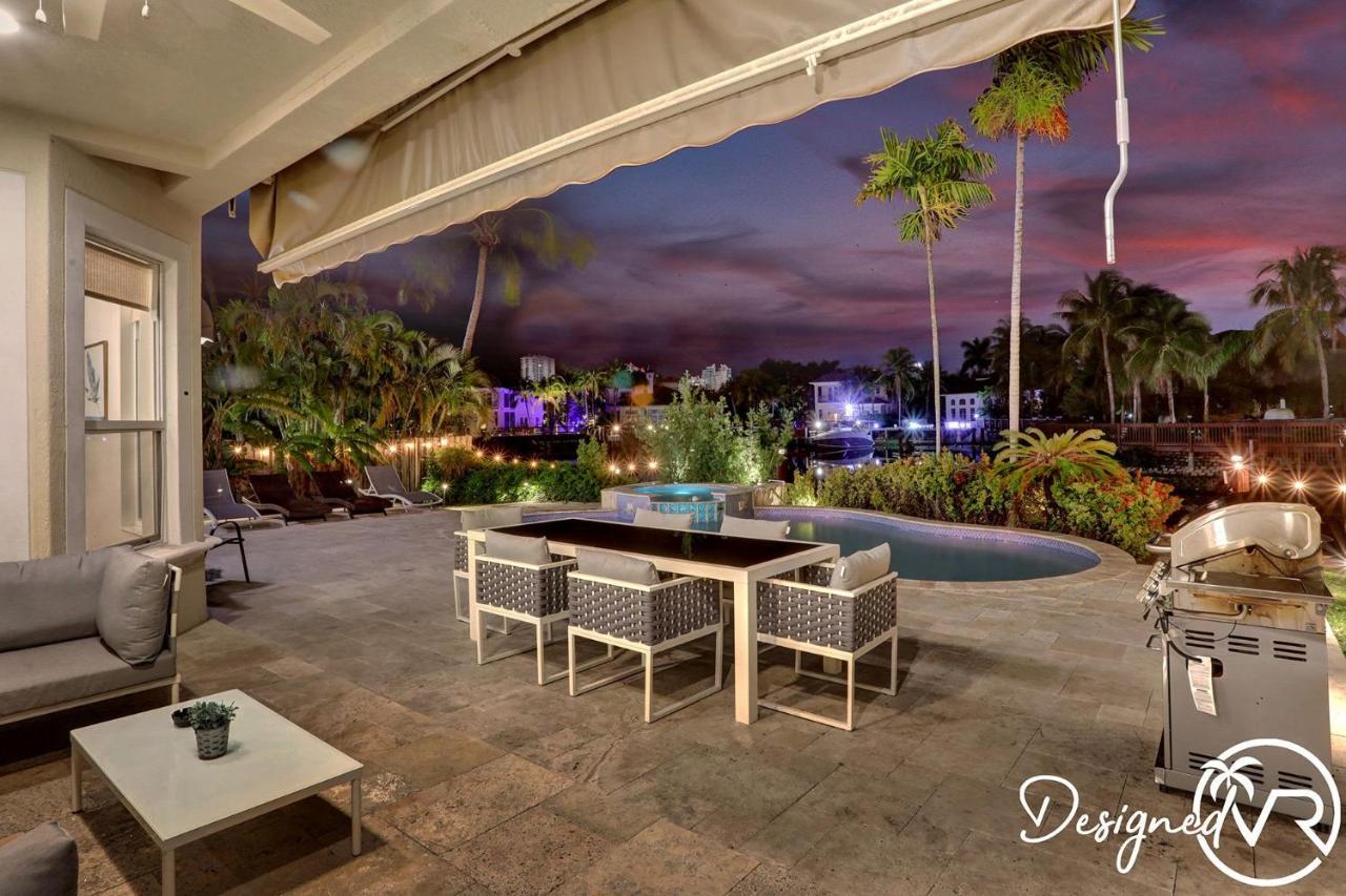 Gorgeous 5 Bedroom W/heated Pool Canal Front Dania Beach