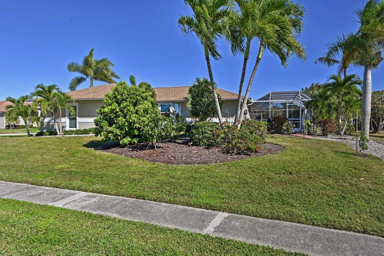 Sunny Oasis Less Than 2 Miles To Beach! Holiday home