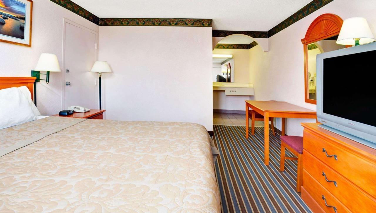 Hotel Magnuson Downtown Jacksonville