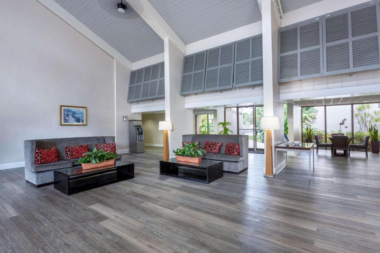 Ramada By Wyndham West Palm Airport Hotel