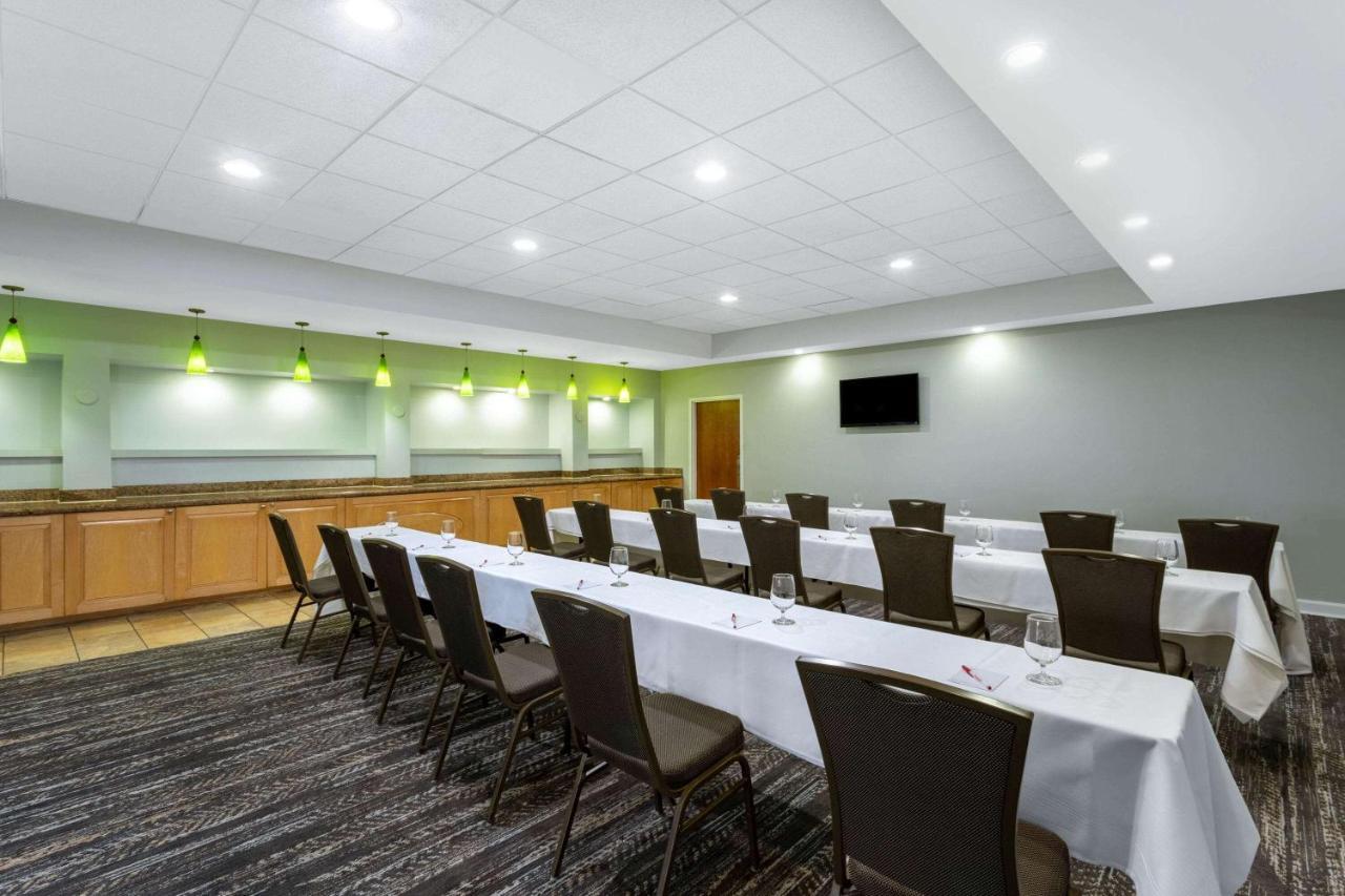 Hotel Ramada By Wyndham West Palm Airport West Palm Beach