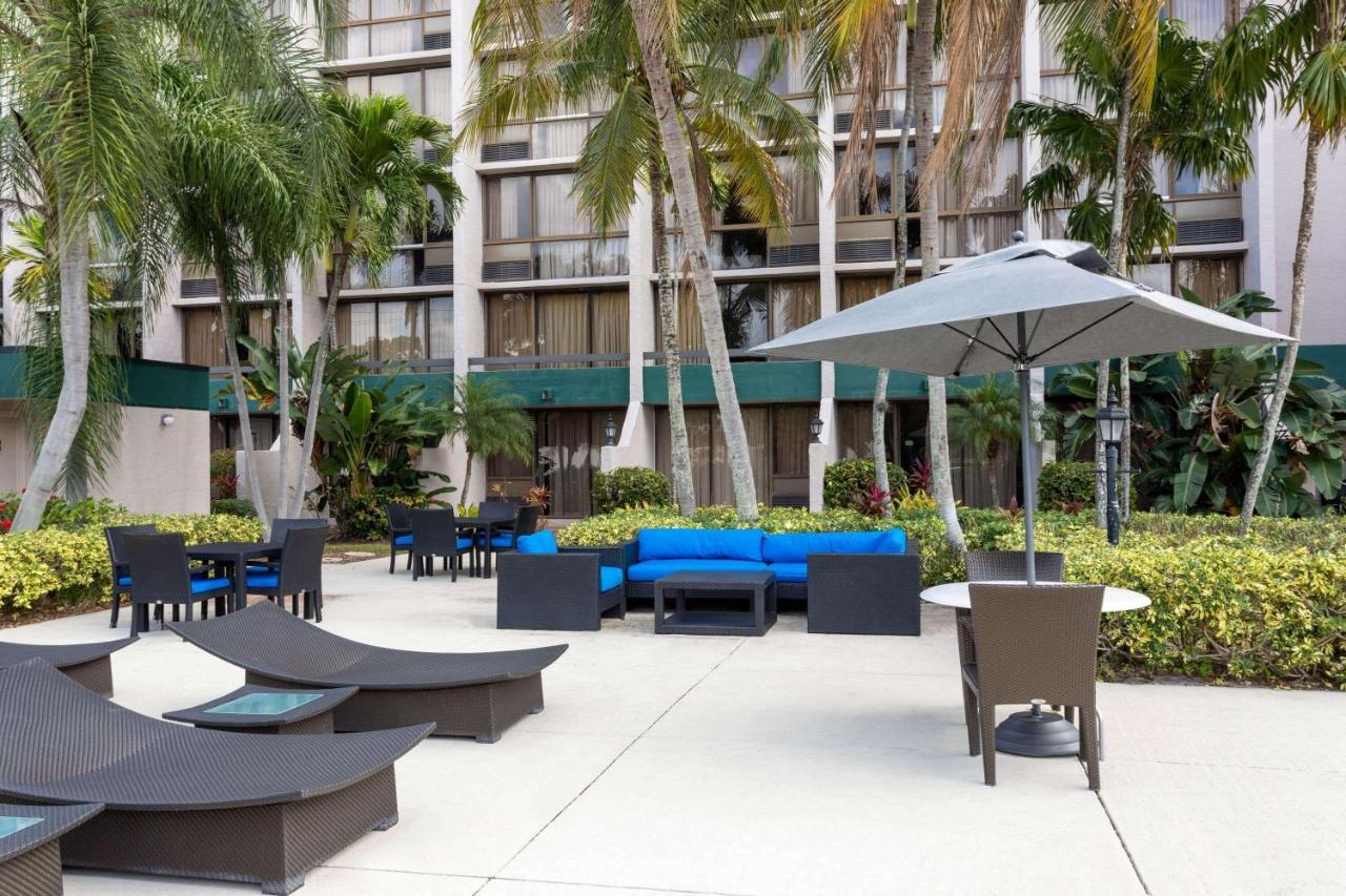 Ramada By Wyndham West Palm Airport Hotel