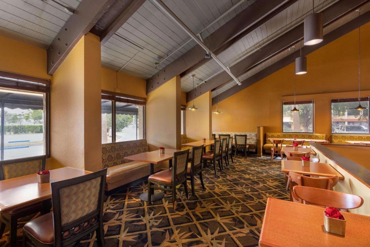 Ramada By Wyndham West Palm Airport 3* West Palm Beach