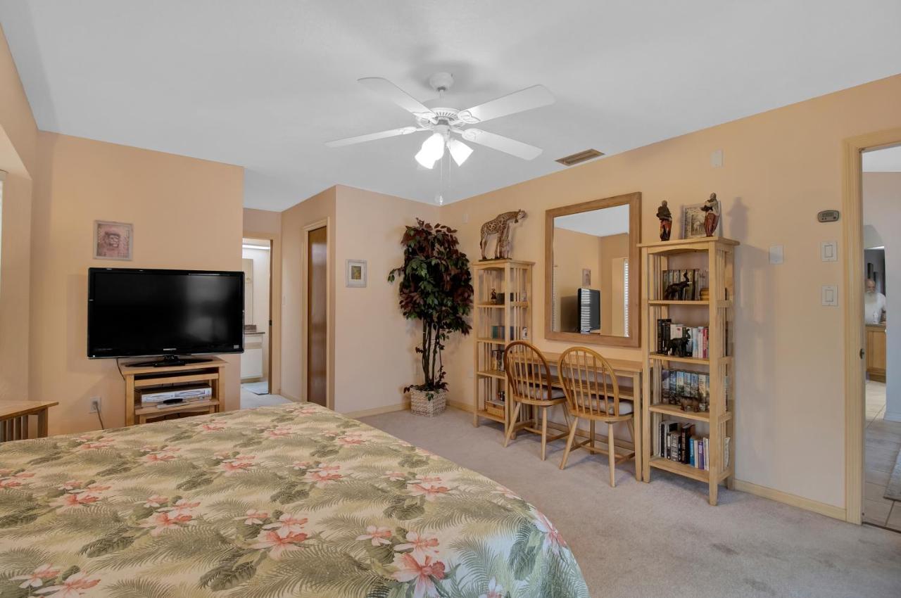 Joseph Holiday home *