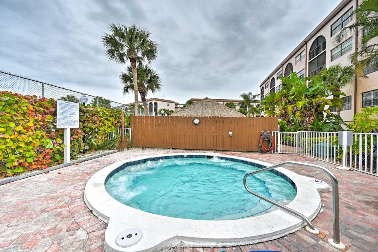 Waterfront With Pool And Hot Tub! Apartment *