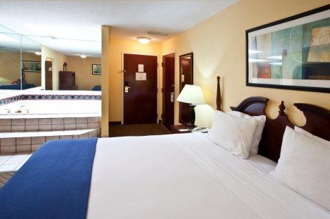Express & East I-10 By Ihg Hotel 2*