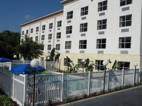 Express & Plant By Ihg 3*