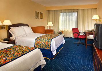 Hotel Courtyard Butler Boulevard