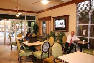 Hampton & Lauderdale Airport Hotel