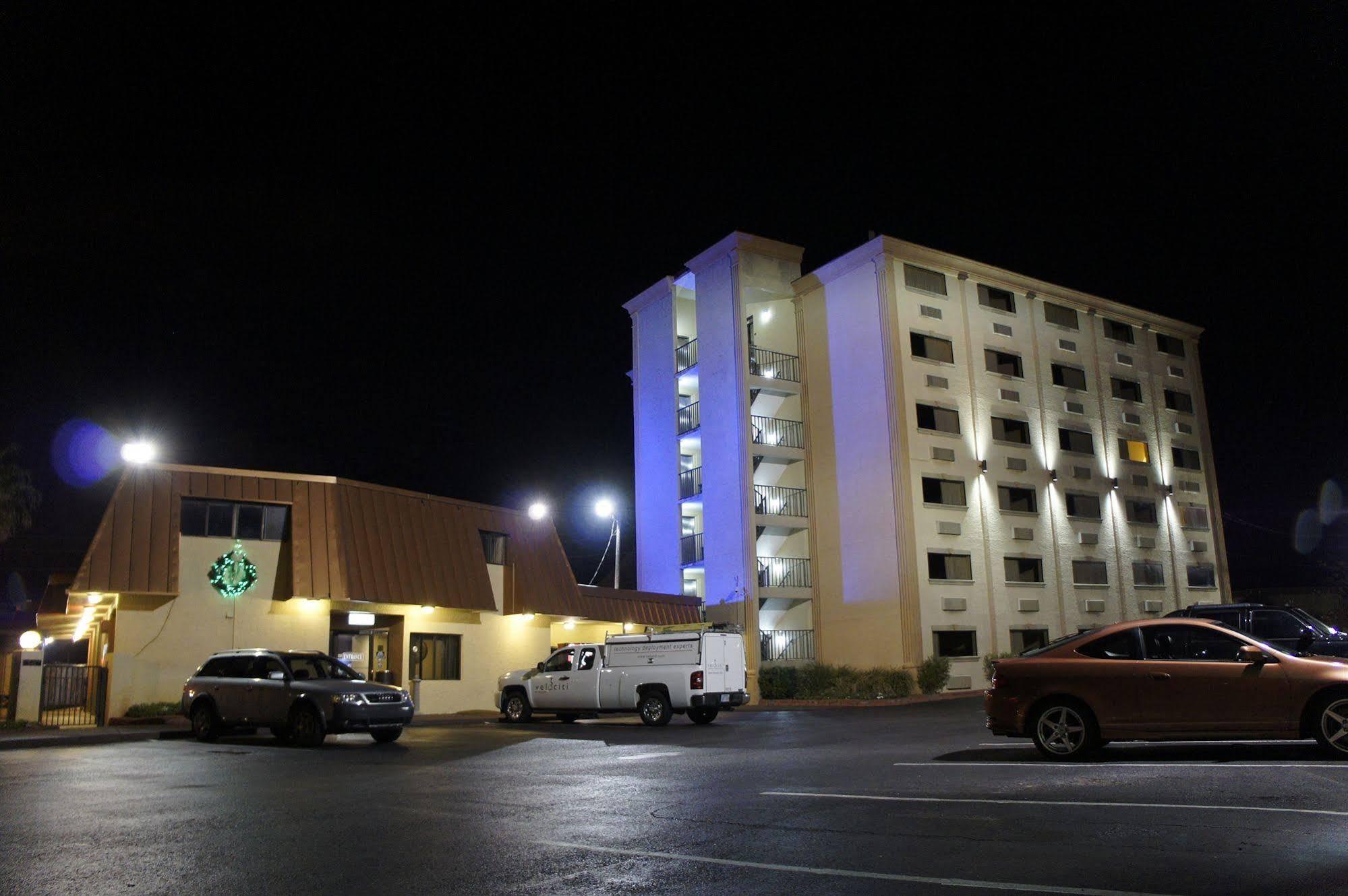 Hotel Emerald Coast & 3*