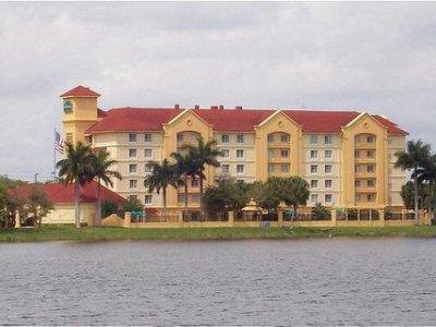 Hotel La Quinta By Wyndham Ft. Lauderdale Airport 3*