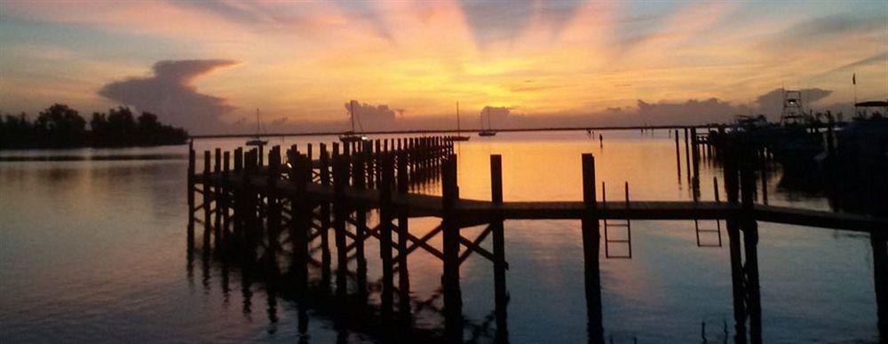 Capt Hirams Resort Sebastian