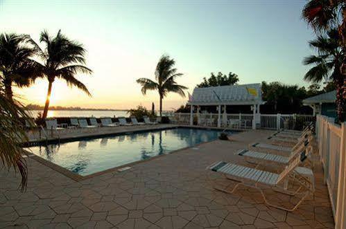 Tradewinds By Resortquest Hotel 3*