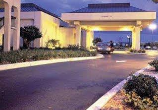 Hampton & Orlando North Hotel