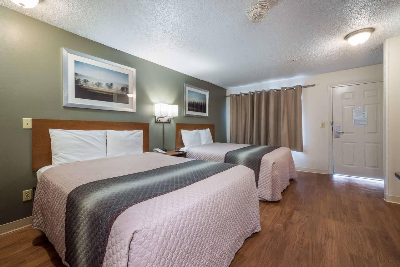 Hometowne By Red Roof Orlando - Ucf Area Motel