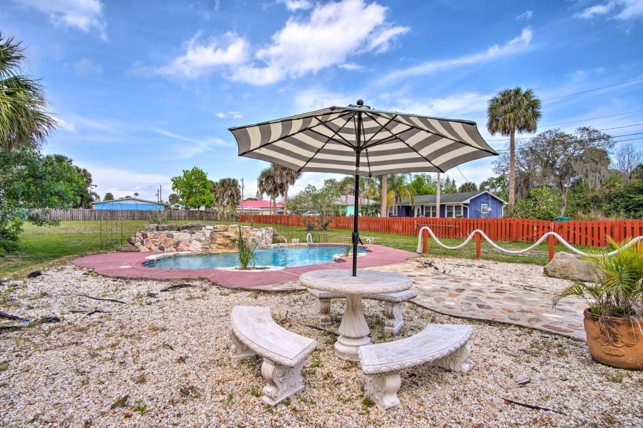 Cozy With Deck And Pool 5 Mi To Beach! Holiday home